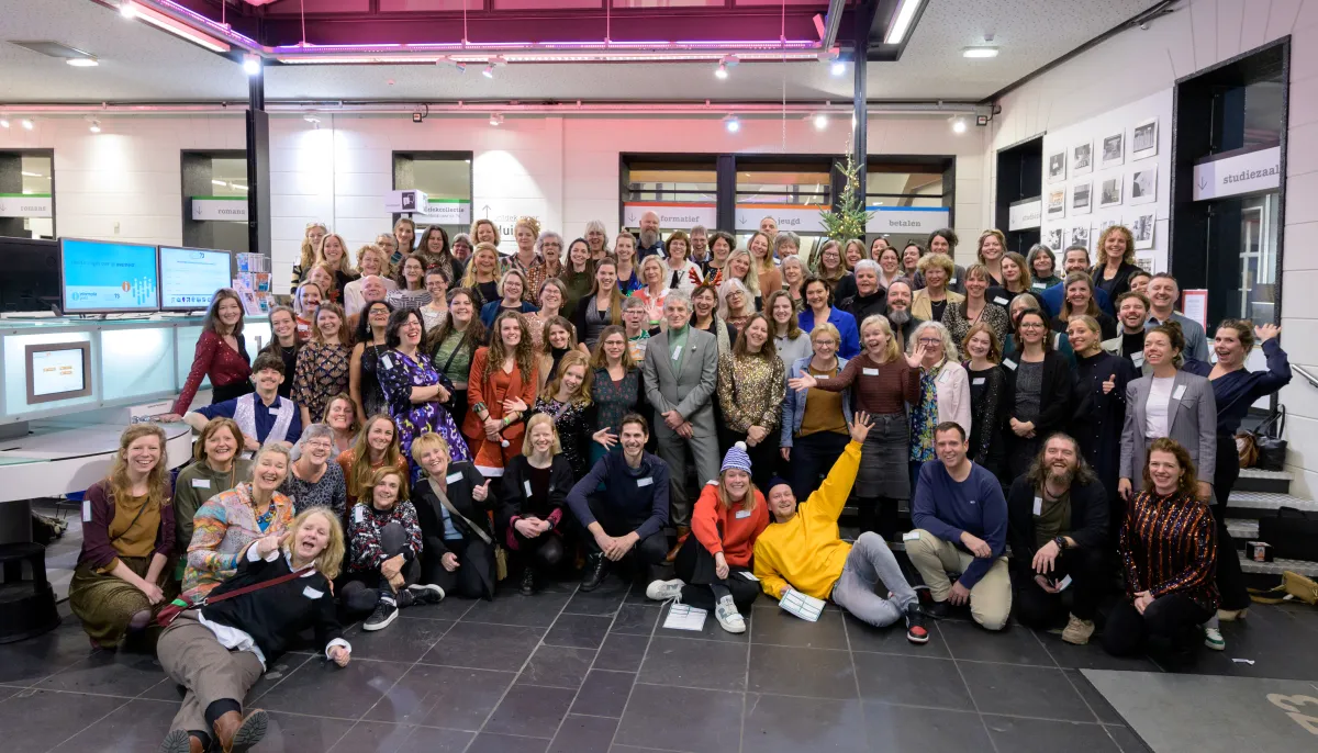 grote groep collega's 