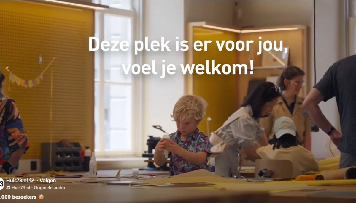 kind aan de slag in de werkplaats