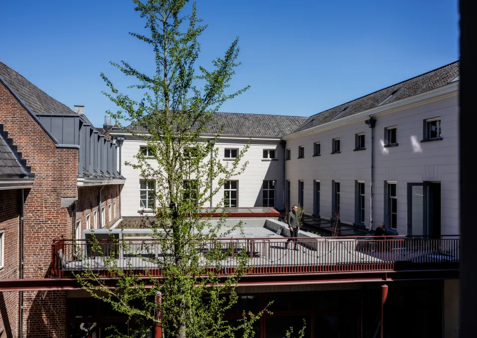binnenplein Hinthamerstraat 72