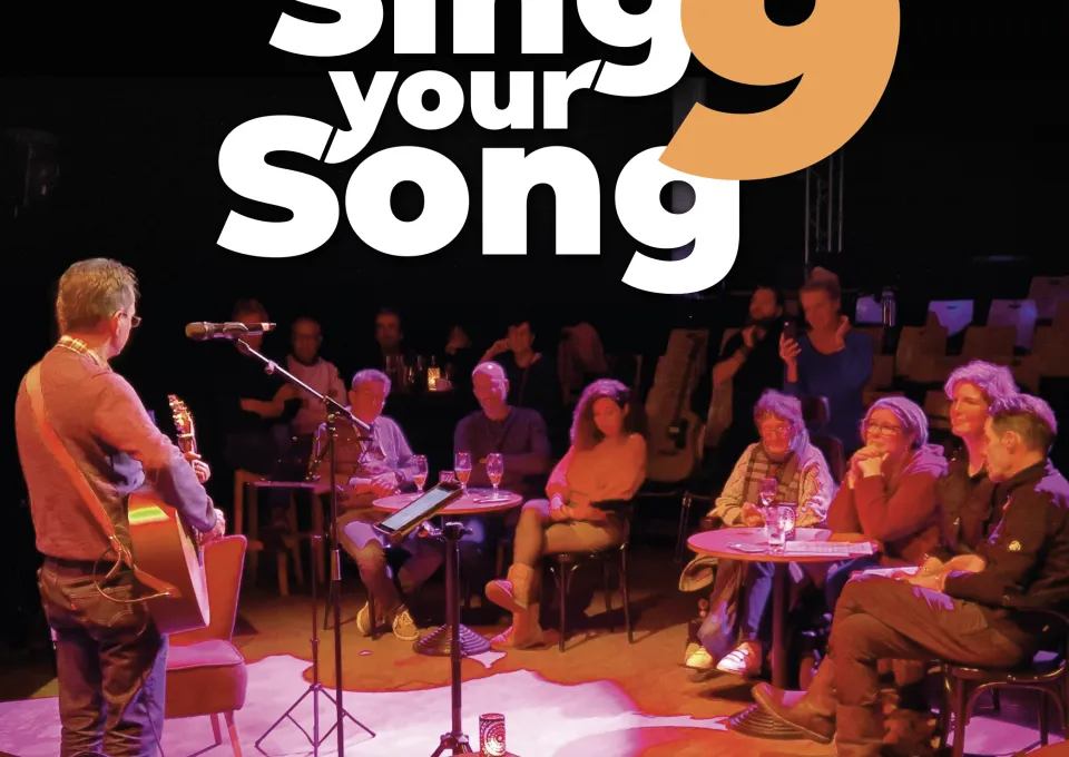 Sing your song logo en publiek op achtergrond 