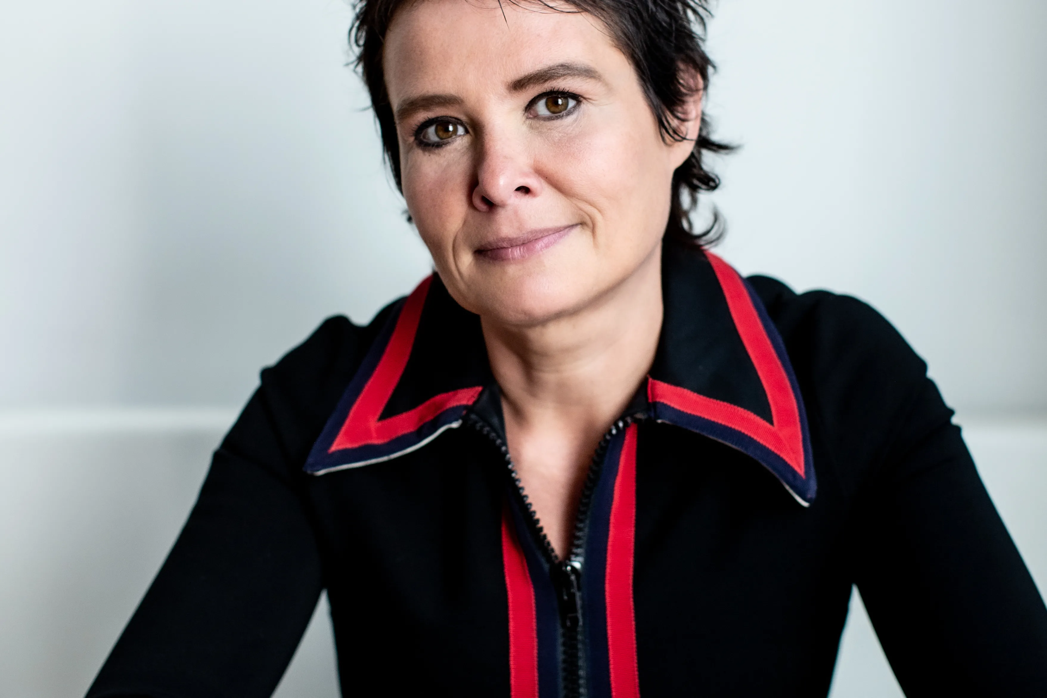 Foto van schrijfster Griet Op de Beeck