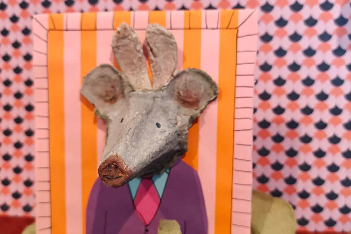 beschilderde eierdozen met dierenkop