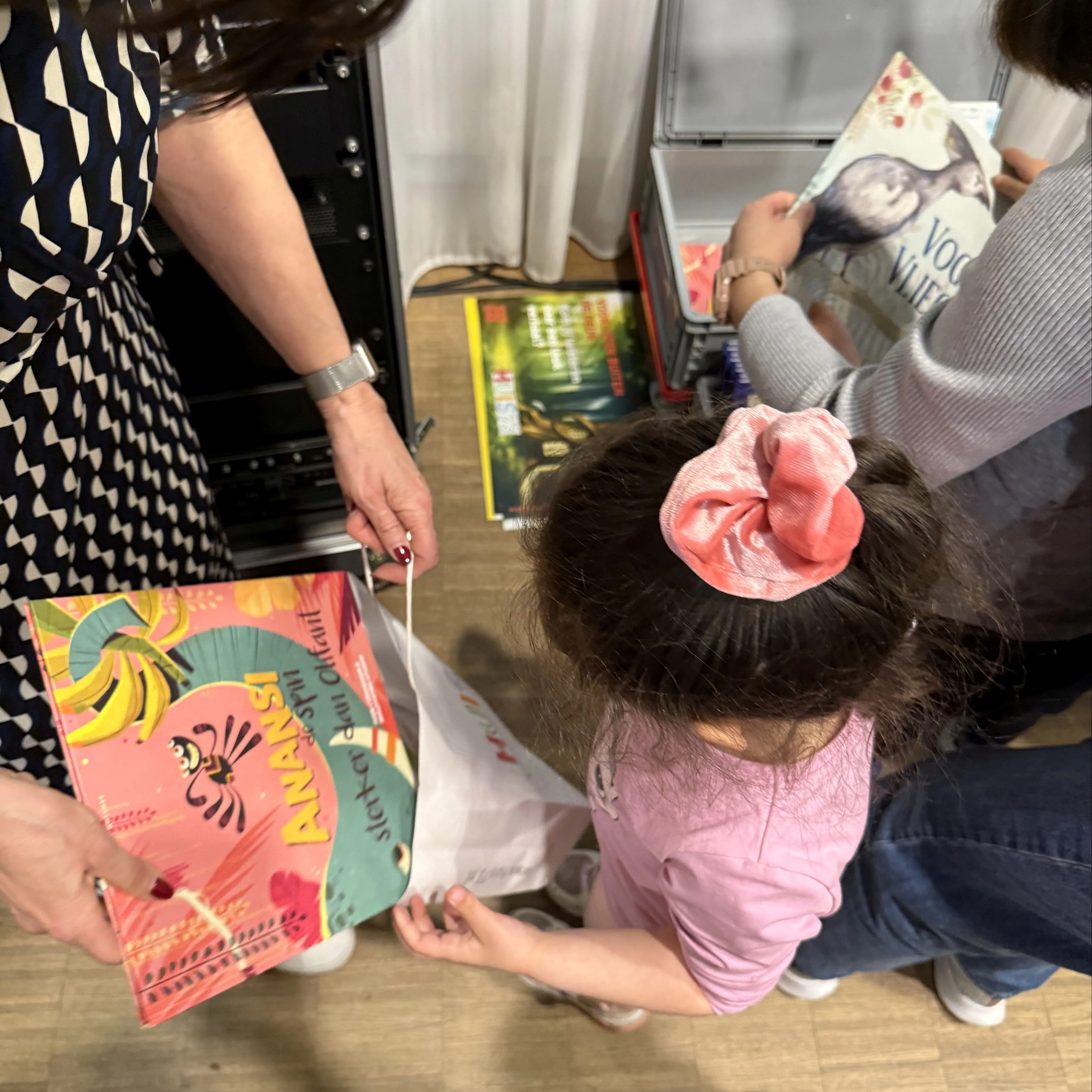 kind met boek