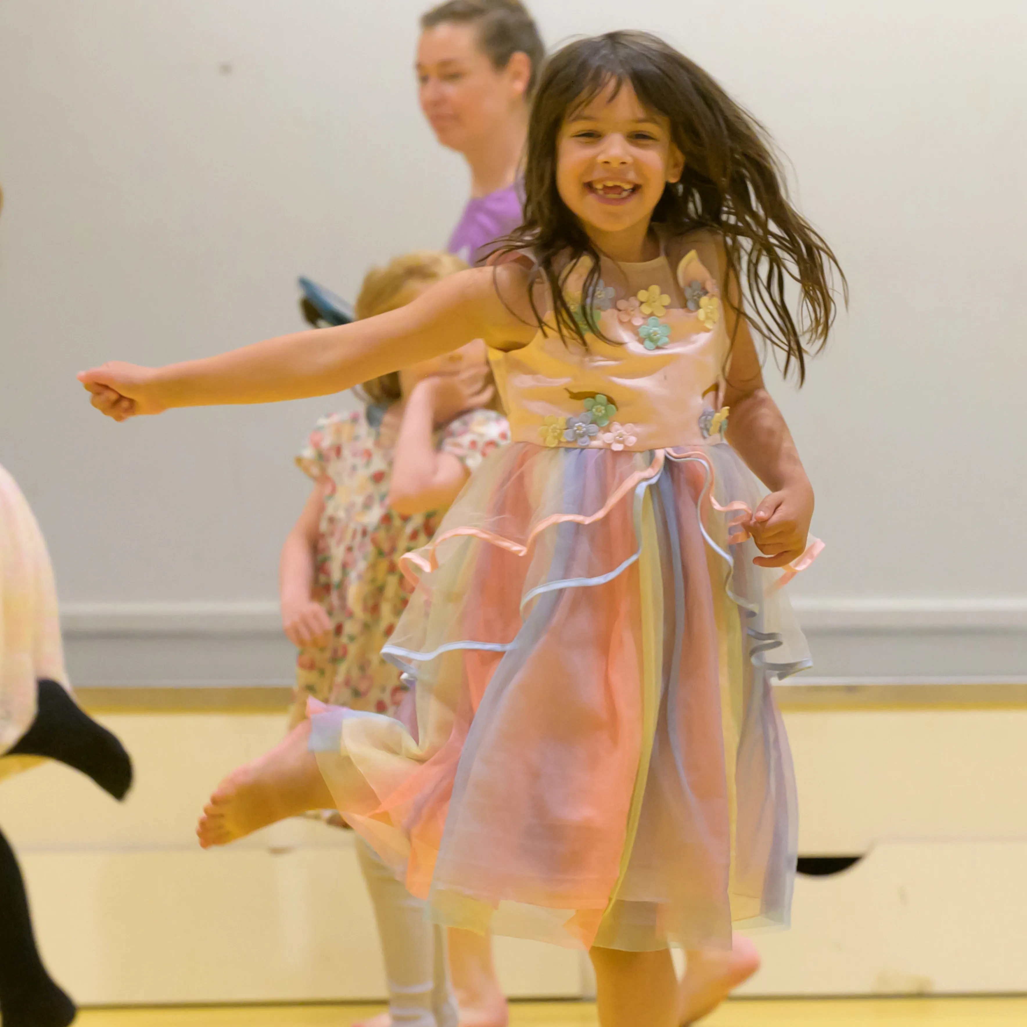 Kind aan het dansen