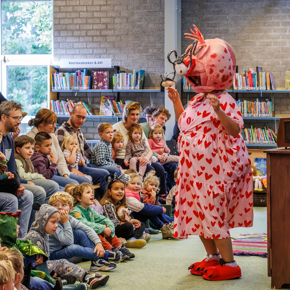 scene uit voorstelling met publiek 