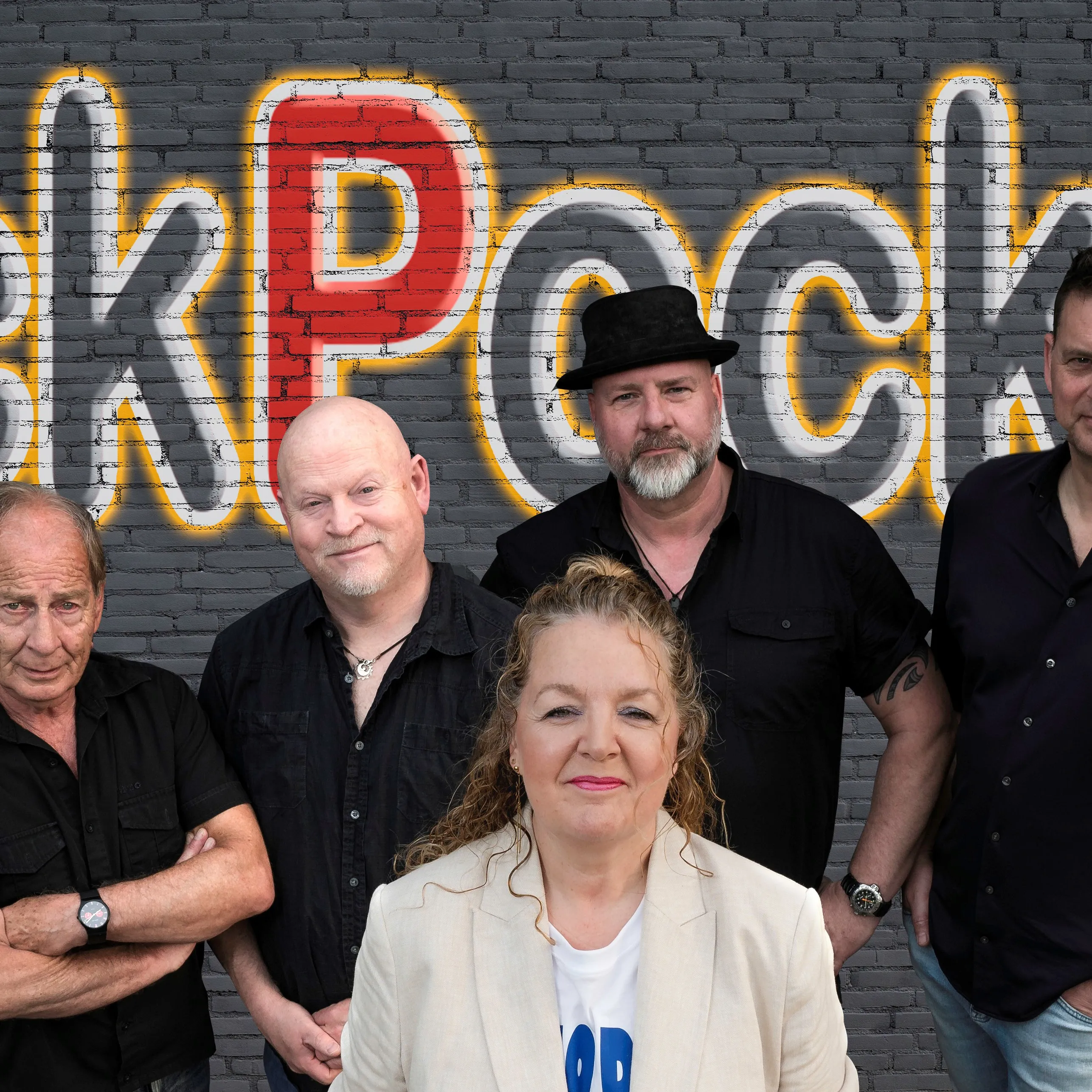 Bandleden Pickpockets poseren voor muur