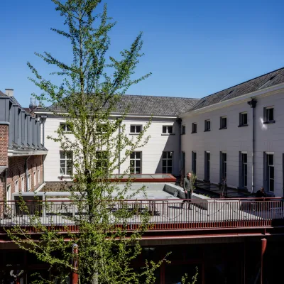 binnenplein Hinthamerstraat 72