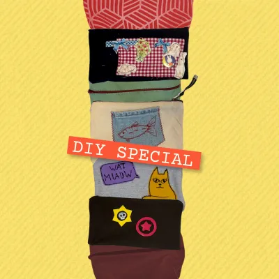 etuis onder elkaar op een rij met gele achtergrond en diy special tekst