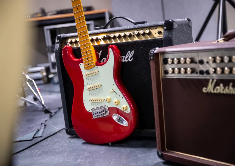 foto van gitaar voor Marshall gitaarversterker